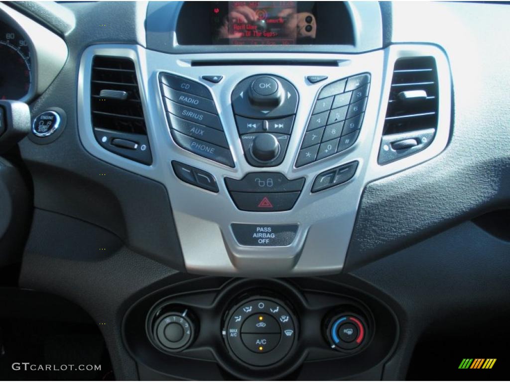2011 Ford Fiesta SES Hatchback Controls Photo #43518095