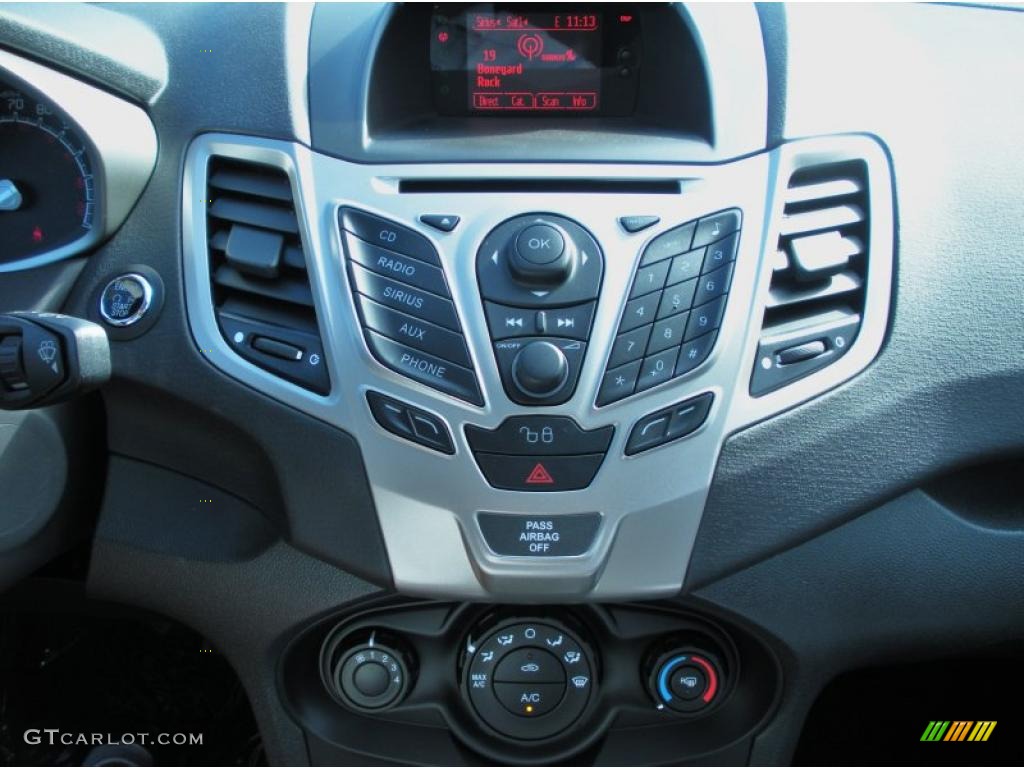 2011 Ford Fiesta SES Hatchback Controls Photo #43519807