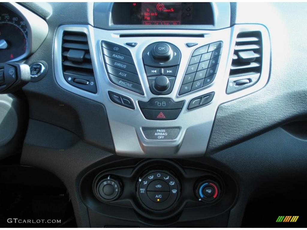 2011 Ford Fiesta SES Hatchback Controls Photo #43520003