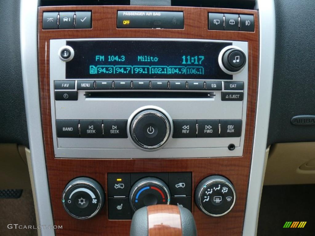 2008 Chevrolet Equinox LT Controls Photo #43522395