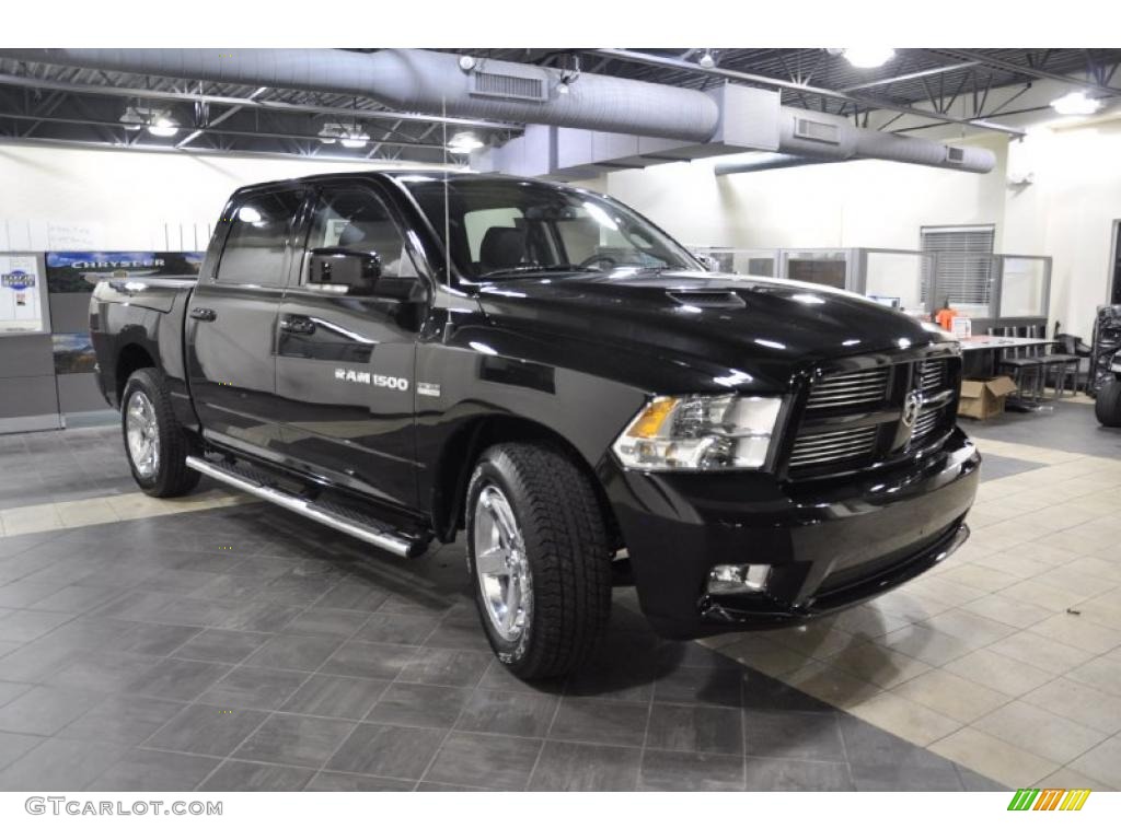 2011 Ram 1500 Sport Crew Cab - Brilliant Black Crystal Pearl / Dark Slate Gray photo #4