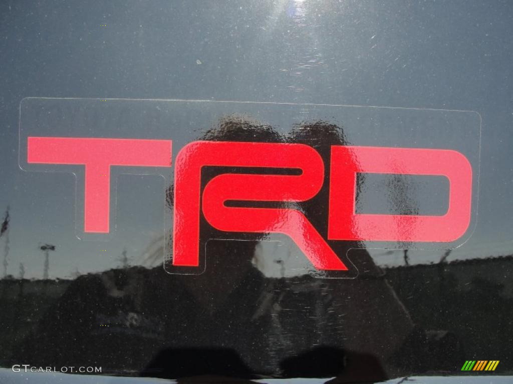 2011 Toyota FJ Cruiser TRD Marks and Logos Photos