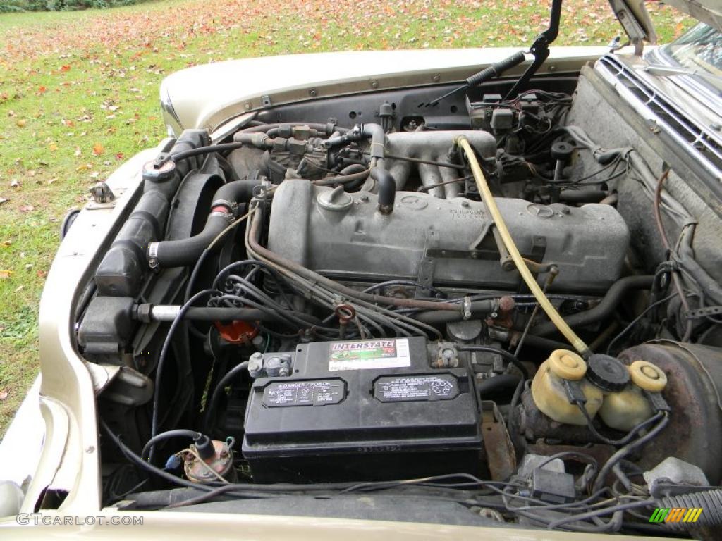 1971 Mercedes-Benz S Class 280SE 3.5 Sedan Engine Photos