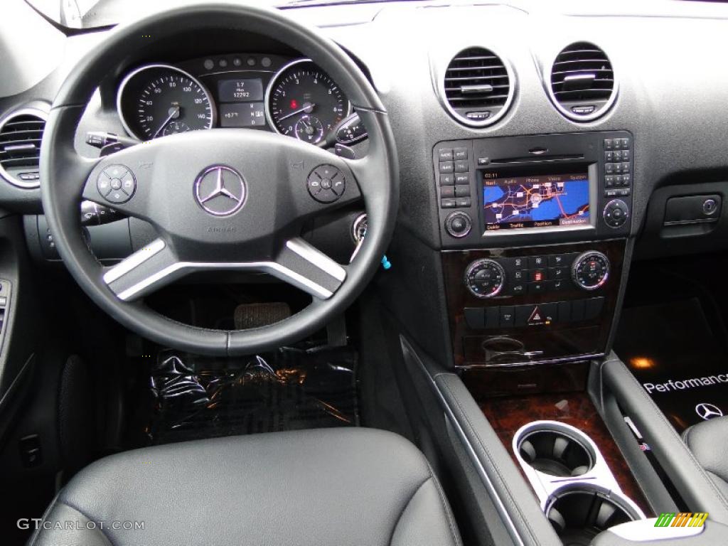 2010 Mercedes-Benz ML 350 Black Dashboard Photo #43536590