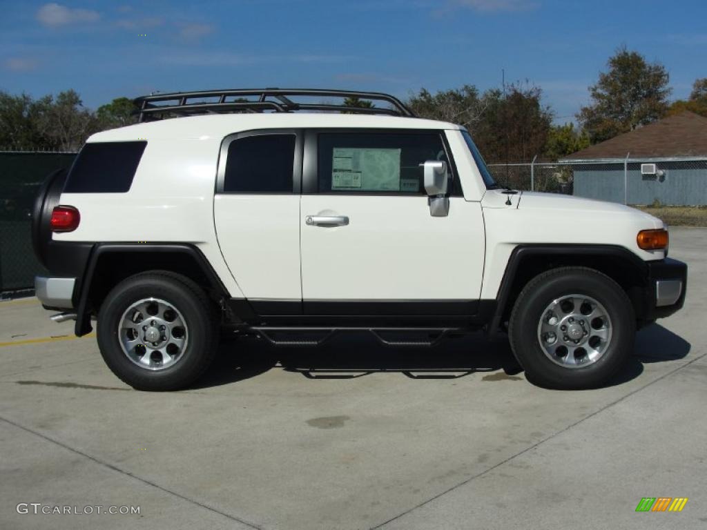 Iceberg White 2011 Toyota FJ Cruiser Standard FJ Cruiser Model Exterior Photo #43536666