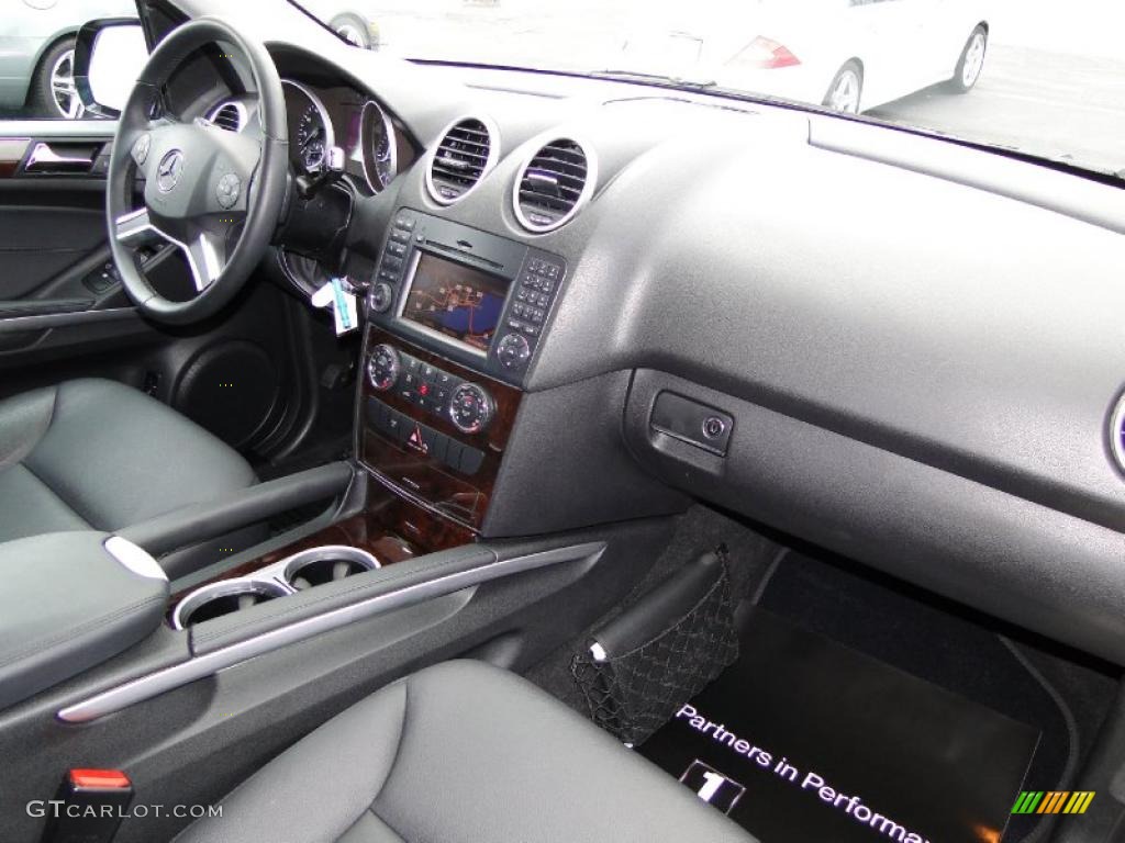 2010 Mercedes-Benz ML 350 Black Dashboard Photo #43536682