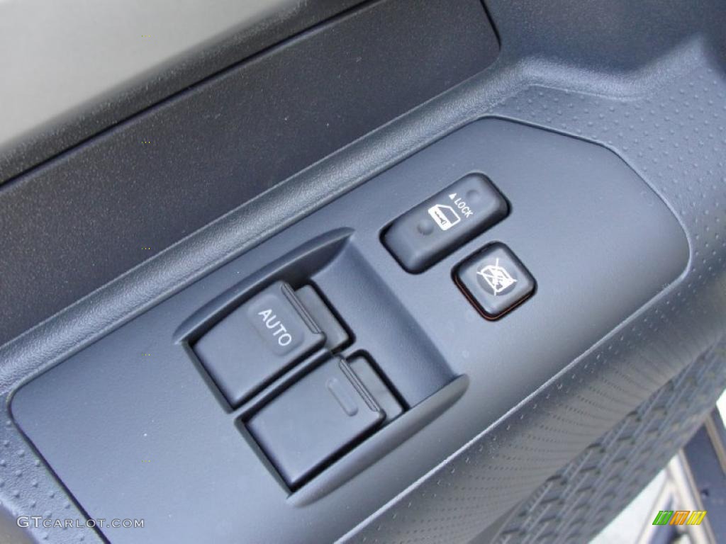 2011 Toyota FJ Cruiser Standard FJ Cruiser Model Controls Photo #43536906