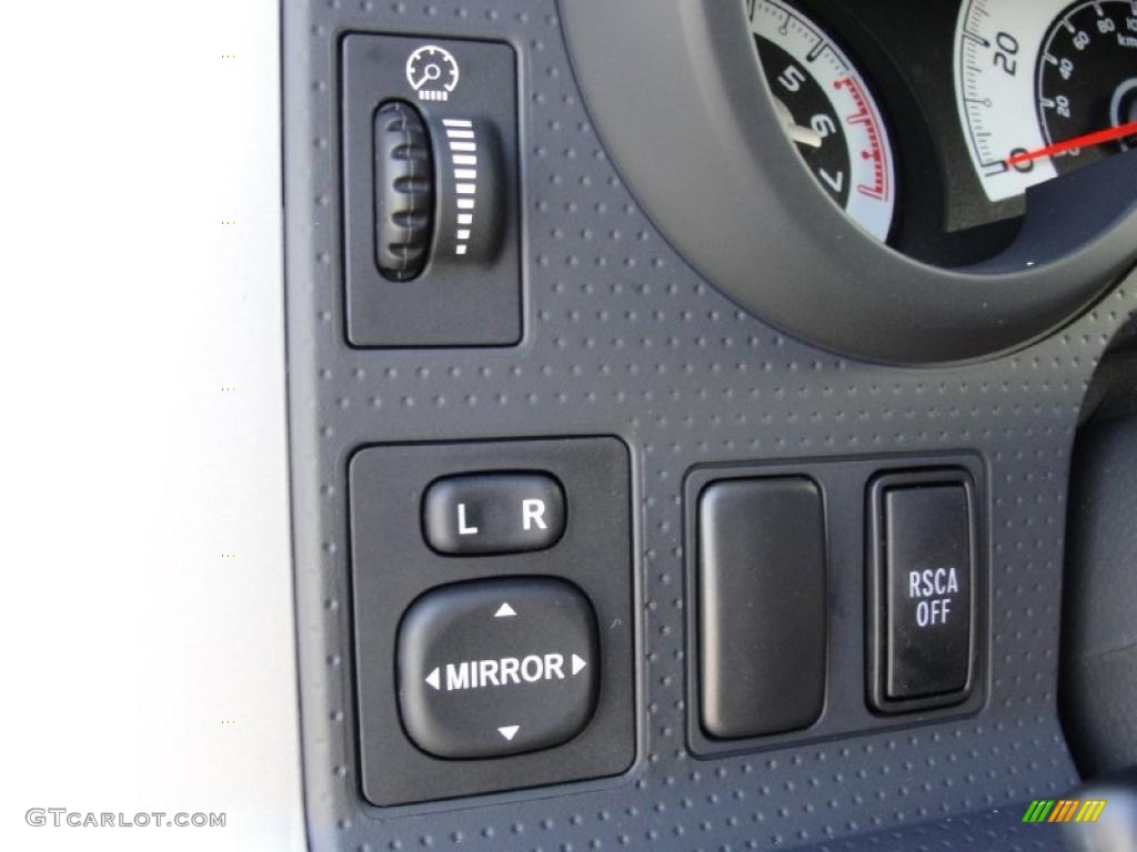 2011 Toyota FJ Cruiser Standard FJ Cruiser Model Controls Photo #43537050