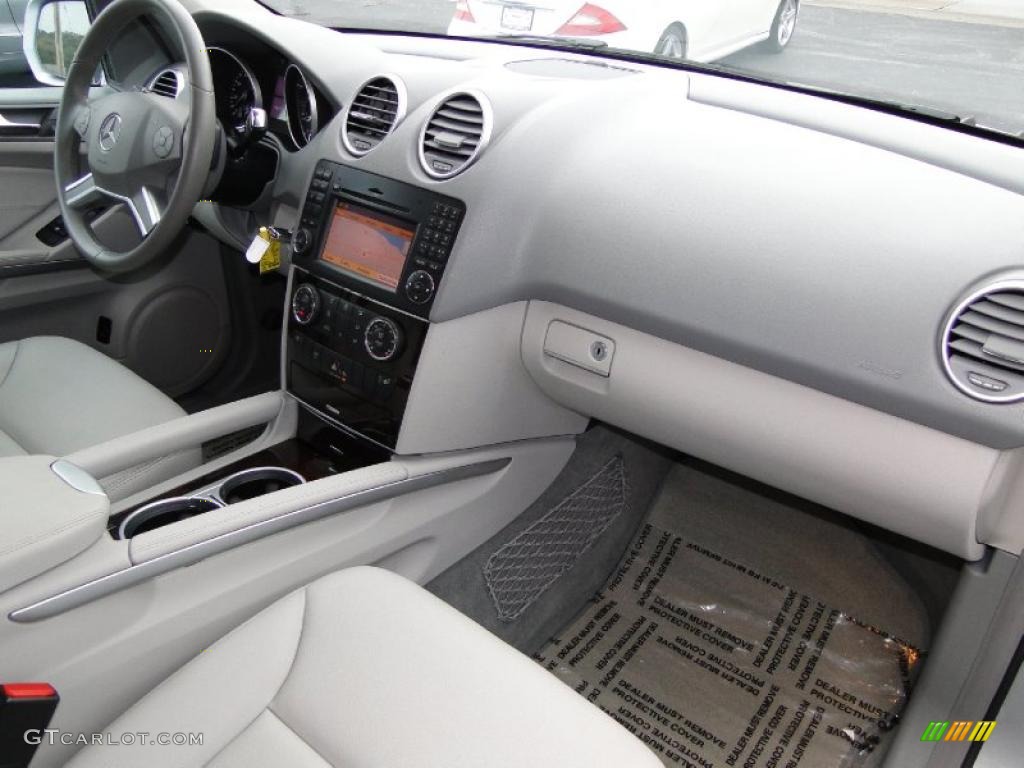 2010 Mercedes-Benz ML 350 Ash Dashboard Photo #43537322