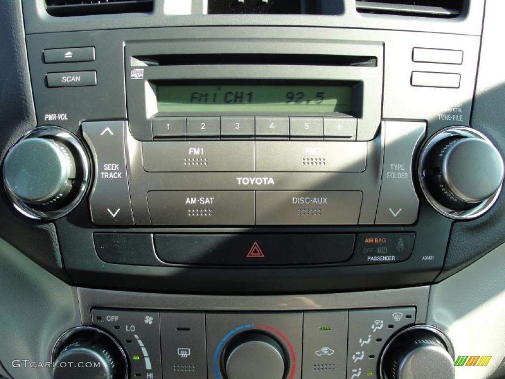 2011 Toyota Highlander V6 Controls Photo #43539423