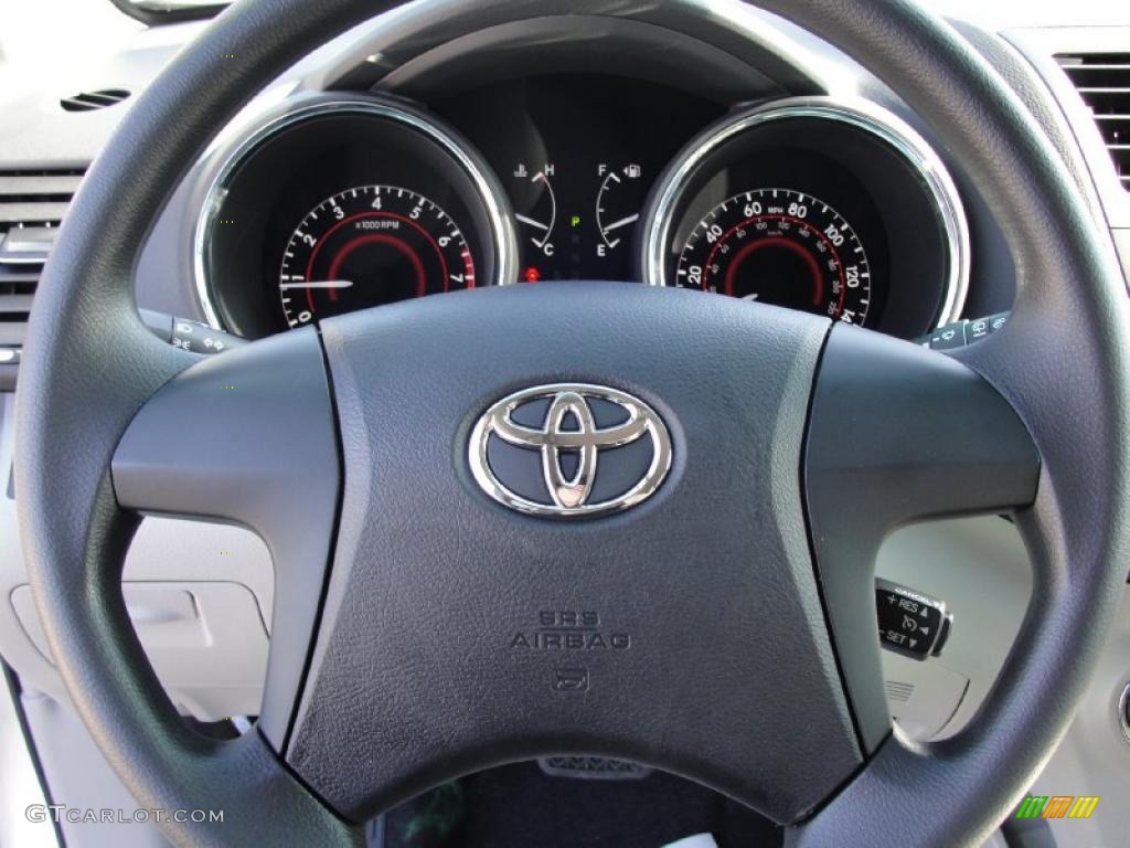 2011 Toyota Highlander V6 Steering Wheel Photos
