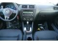Black - Jetta SE Sedan Photo No. 14