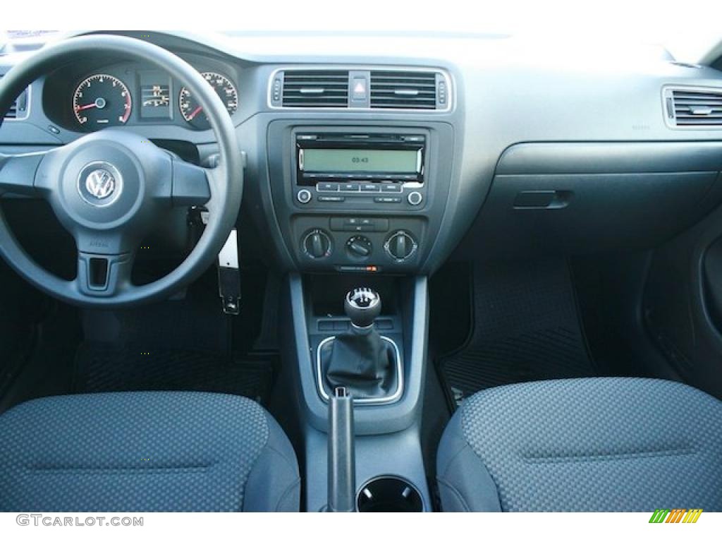 2011 Volkswagen Jetta S Sedan Titan Black Dashboard Photo #43543632