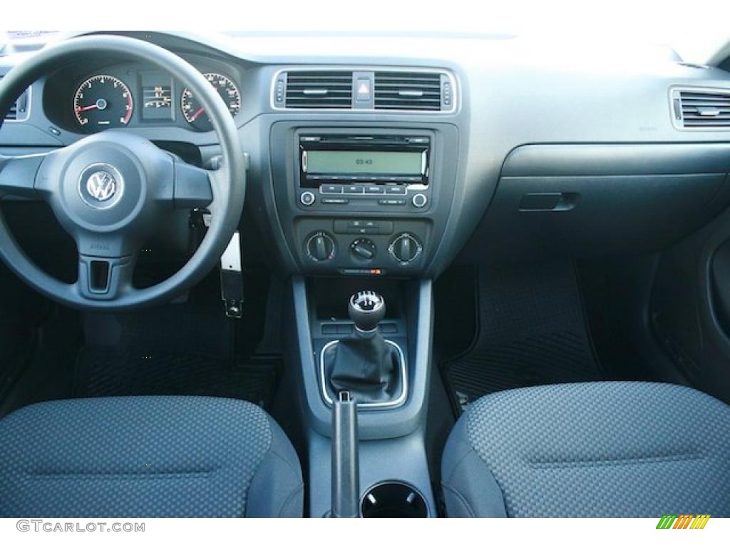 2011 Jetta S Sedan - Tornado Red / Titan Black photo #14