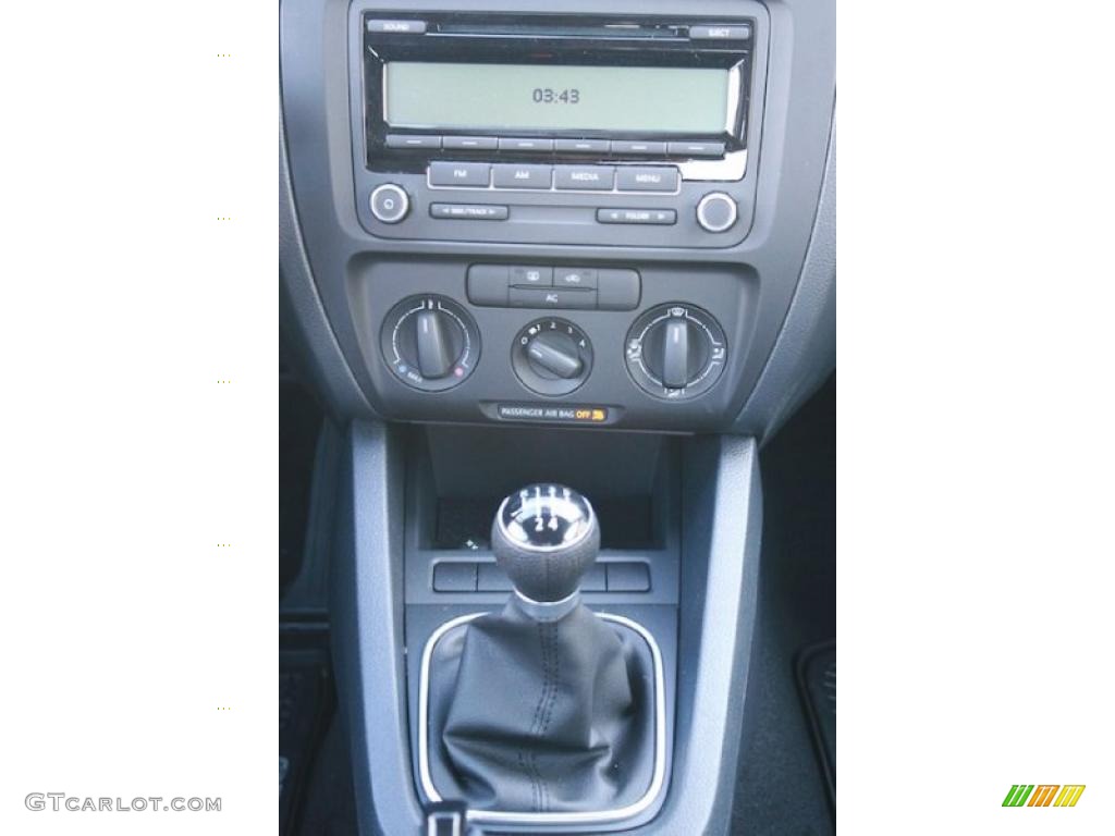 2011 Volkswagen Jetta S Sedan Controls Photo #43543644