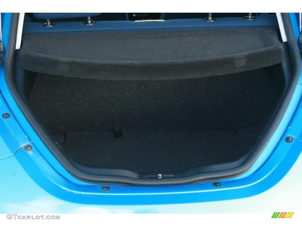 2004 Volkswagen New Beetle Satellite Blue Edition Coupe Trunk Photos