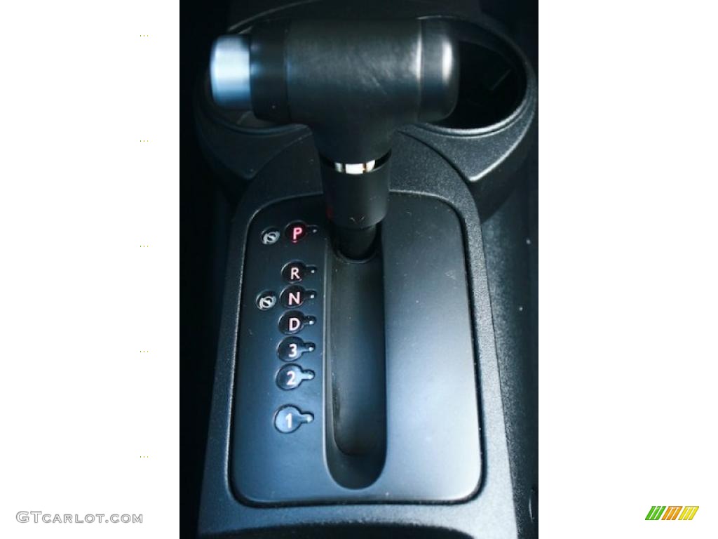 2004 Volkswagen New Beetle Satellite Blue Edition Coupe Transmission Photos