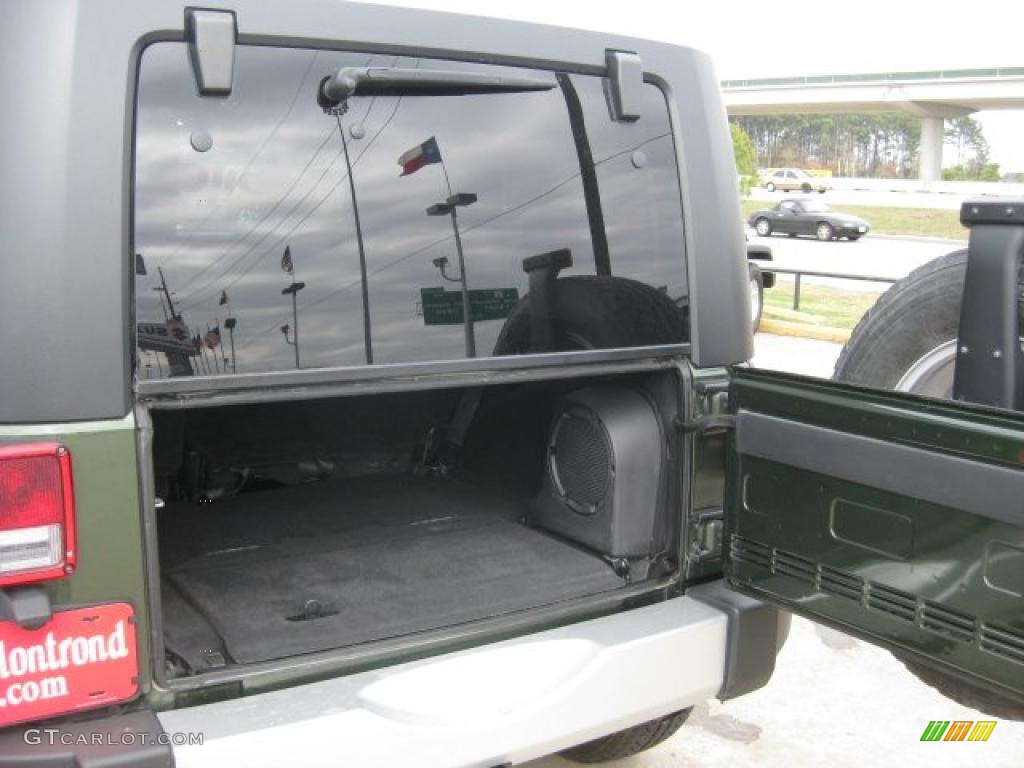 2009 Wrangler Unlimited Sahara 4x4 - Jeep Green Metallic / Dark Slate Gray/Medium Slate Gray photo #41