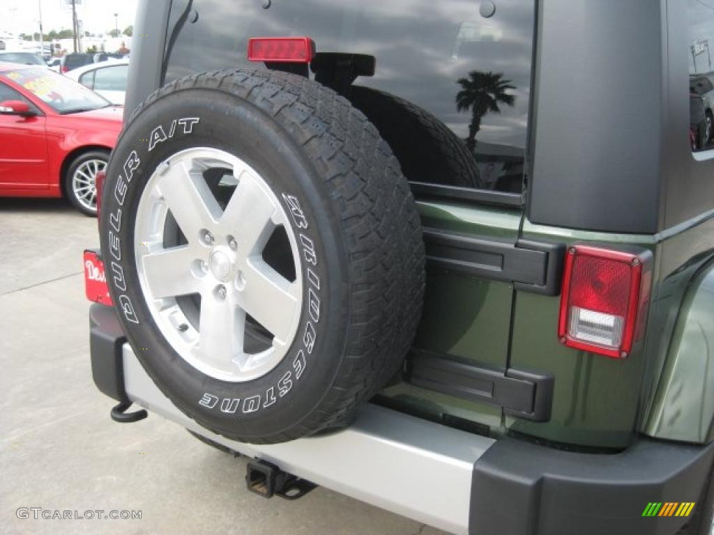 2009 Wrangler Unlimited Sahara 4x4 - Jeep Green Metallic / Dark Slate Gray/Medium Slate Gray photo #42