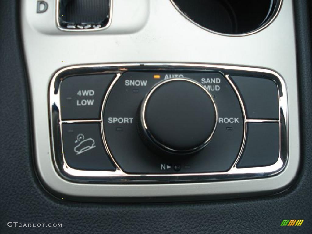 2011 Jeep Grand Cherokee Laredo X Package 4x4 Controls Photo #43545620