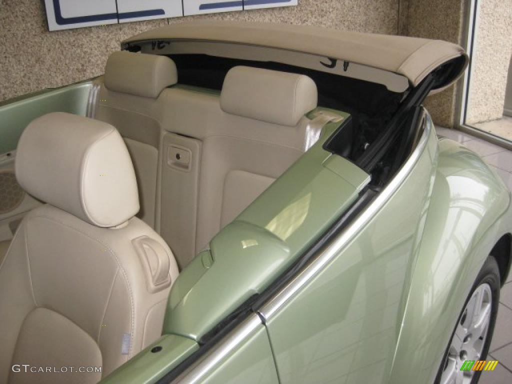 2007 New Beetle 2.5 Convertible - Gecko Green Metallic / Cream photo #49