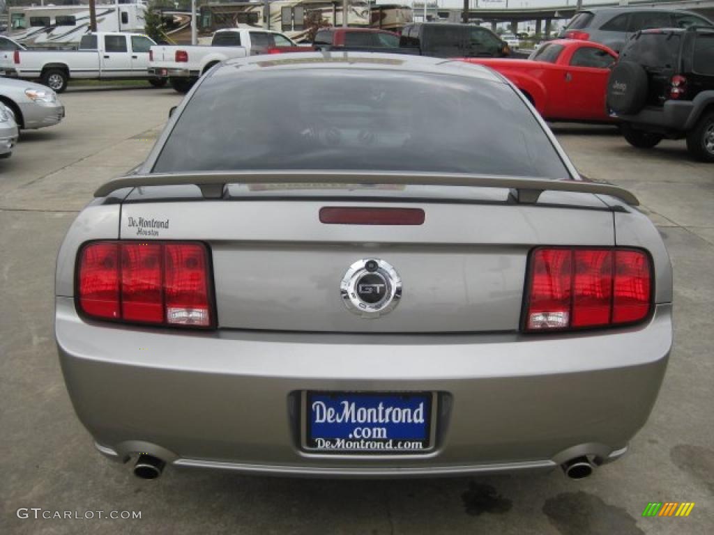 2008 Mustang GT Deluxe Coupe - Vapor Silver Metallic / Dark Charcoal photo #5