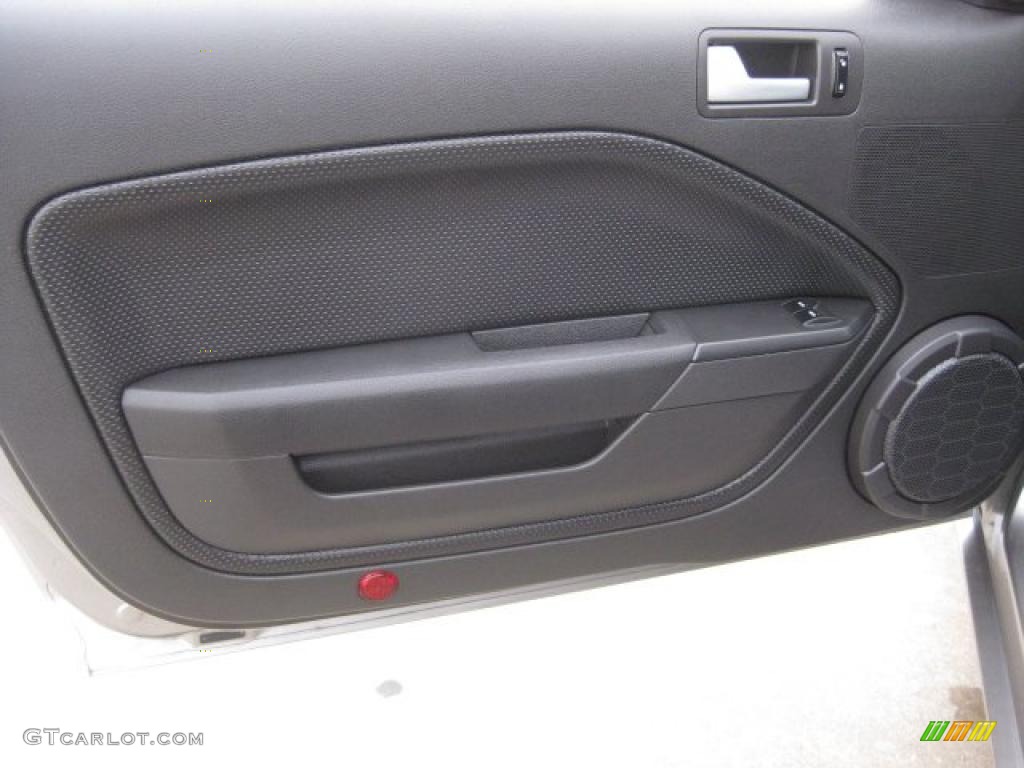 2008 Ford Mustang GT Deluxe Coupe Dark Charcoal Door Panel Photo #43551510