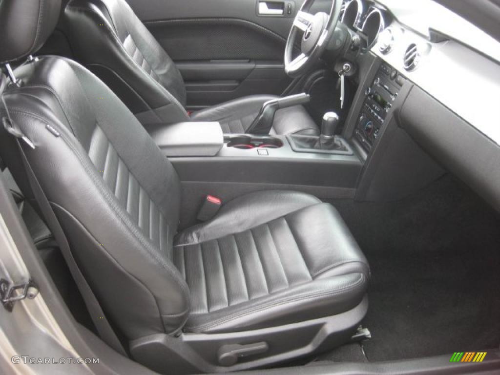 Dark Charcoal Interior 2008 Ford Mustang GT Deluxe Coupe Photo #43551530