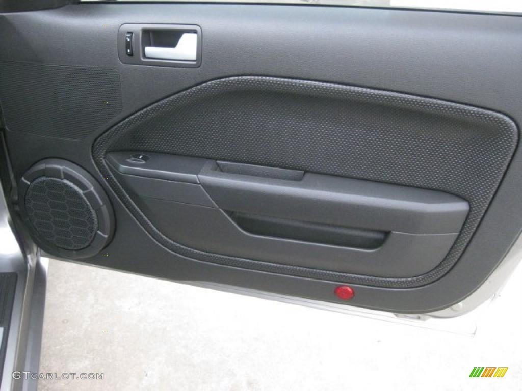 2008 Ford Mustang GT Deluxe Coupe Dark Charcoal Door Panel Photo #43551538