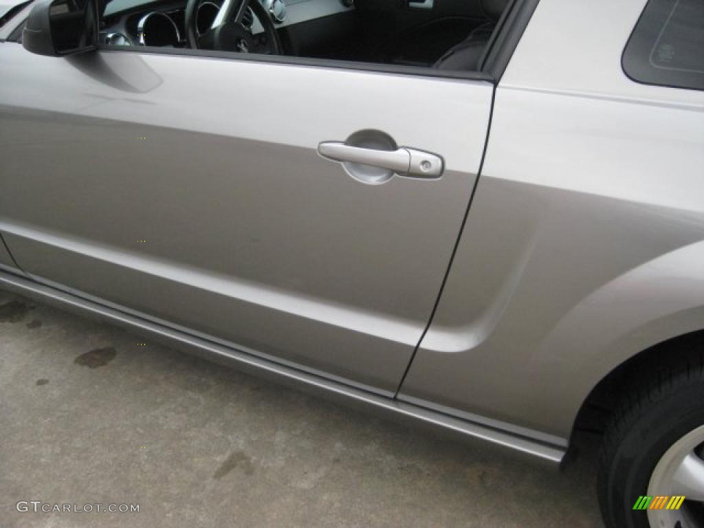 2008 Mustang GT Deluxe Coupe - Vapor Silver Metallic / Dark Charcoal photo #63