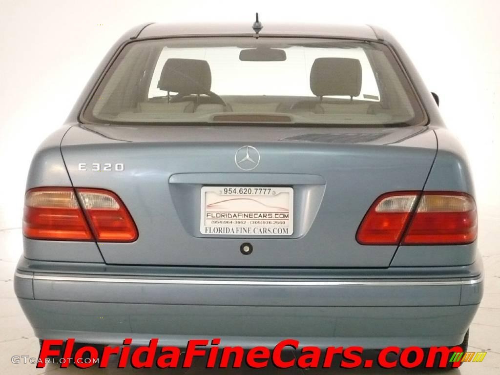 2001 E 320 Sedan - Aquamarine Metallic / Oyster photo #6