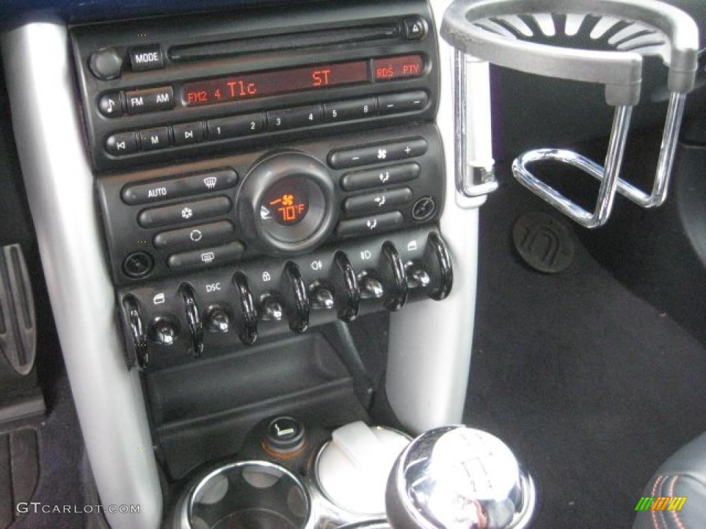 2005 Mini Cooper S Convertible Controls Photo #43553589