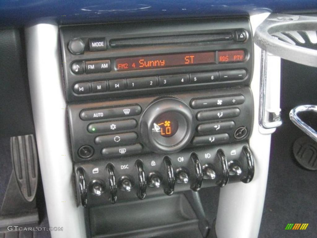 2005 Mini Cooper S Convertible Controls Photo #43553605
