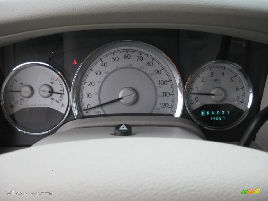 2009 Chrysler Aspen Limited Gauges Photo #43554129