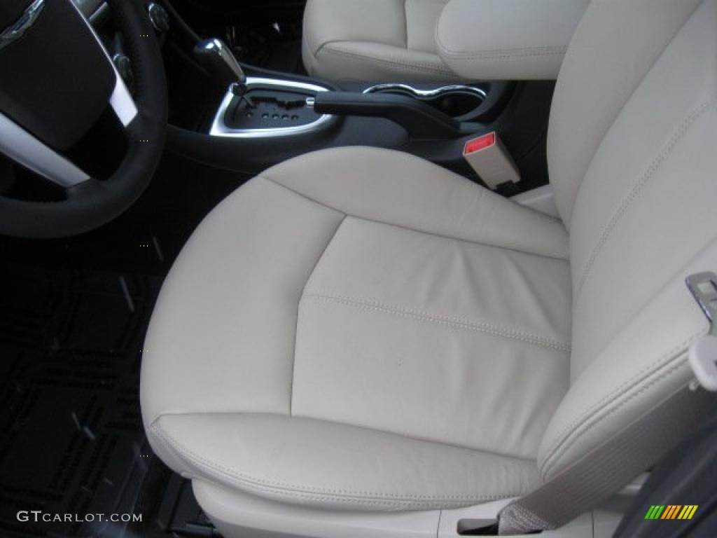 Black/Light Frost Beige Interior 2011 Chrysler 200 Limited Photo #43558506