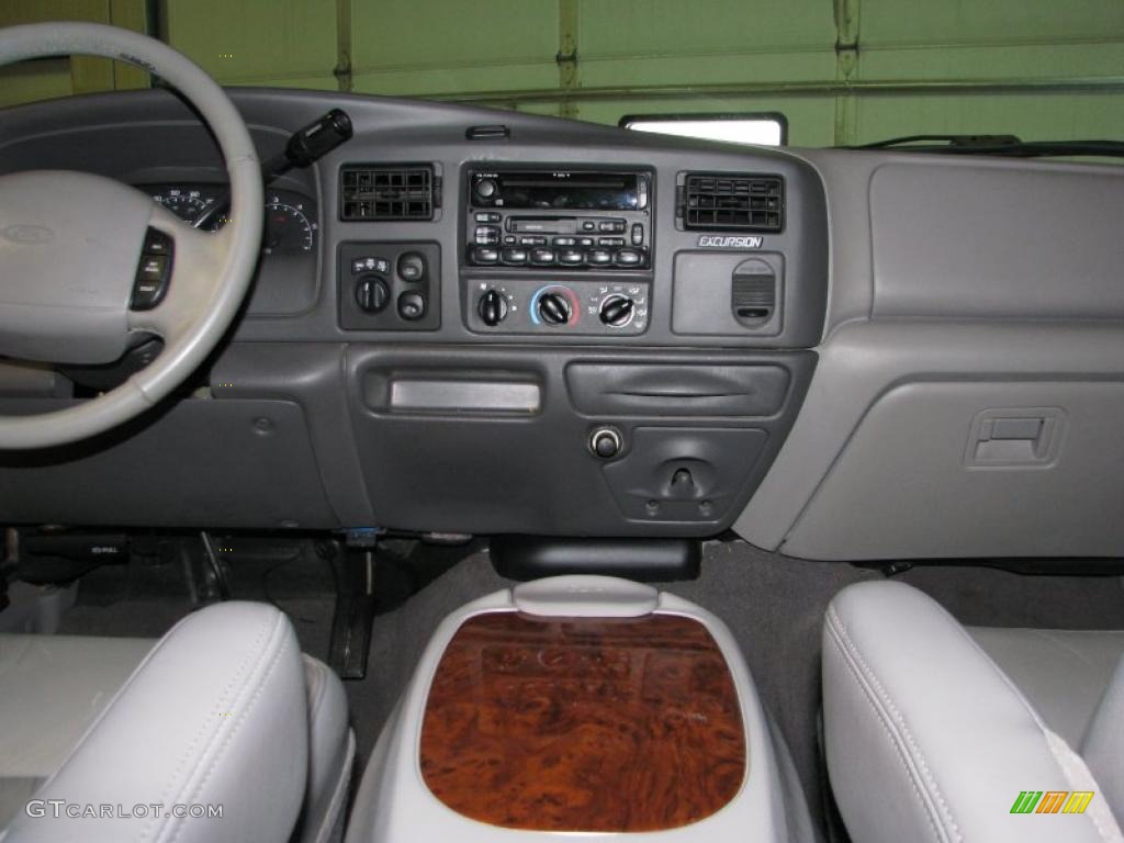 2000 Excursion Limited 4x4 - Toreador Red Metallic / Medium Graphite photo #19