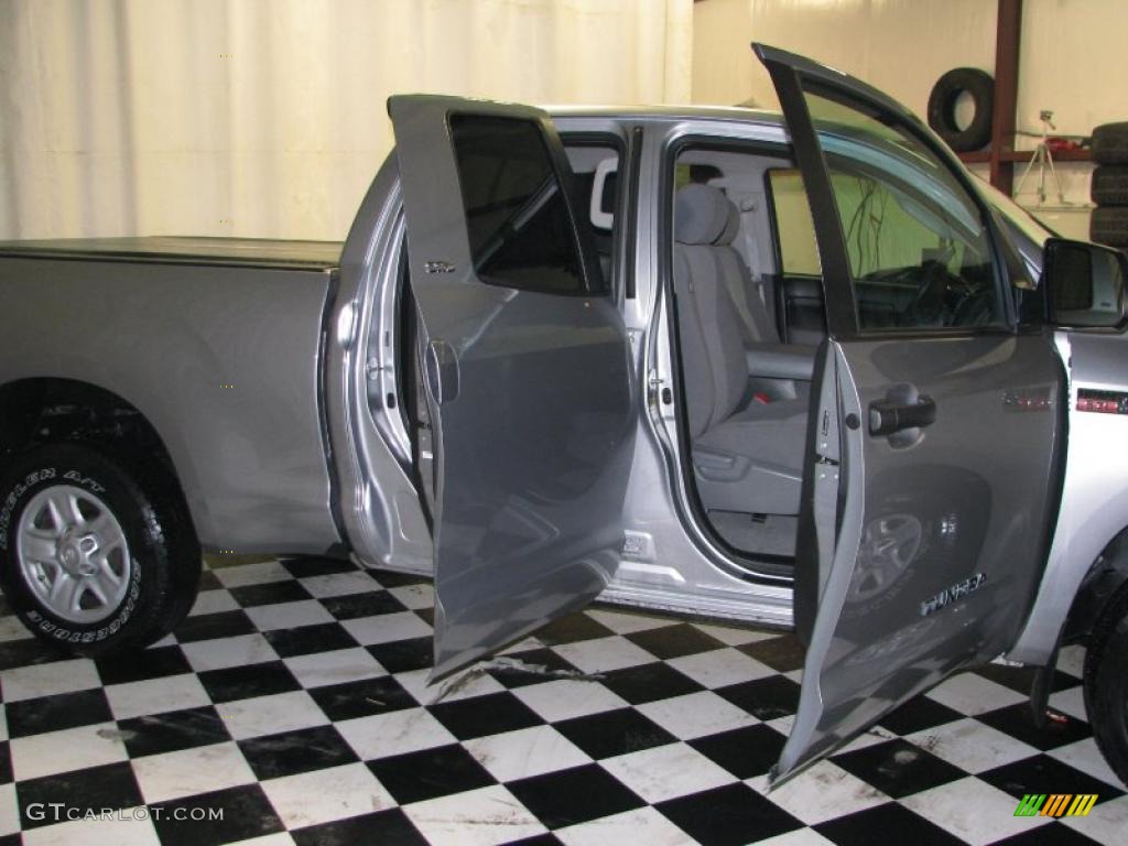 2008 Tundra SR5 Double Cab 4x4 - Silver Sky Metallic / Graphite Gray photo #13