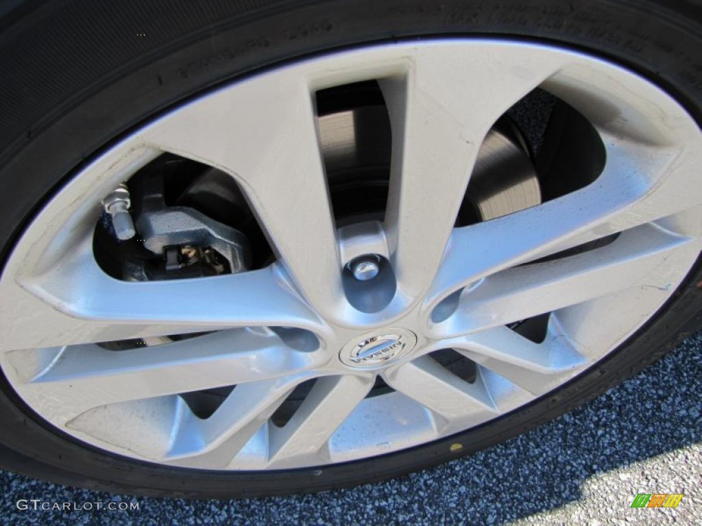 2011 Nissan Juke S Wheel Photo #43562866