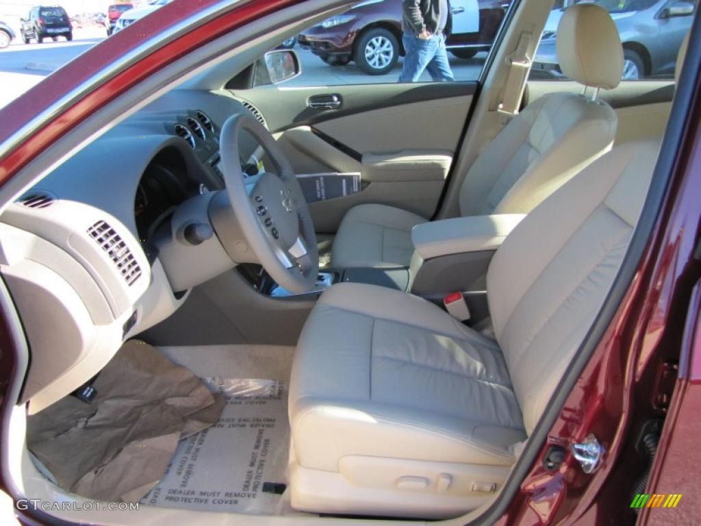 Blond Interior 2011 Nissan Altima 3.5 SR Photo #43564902