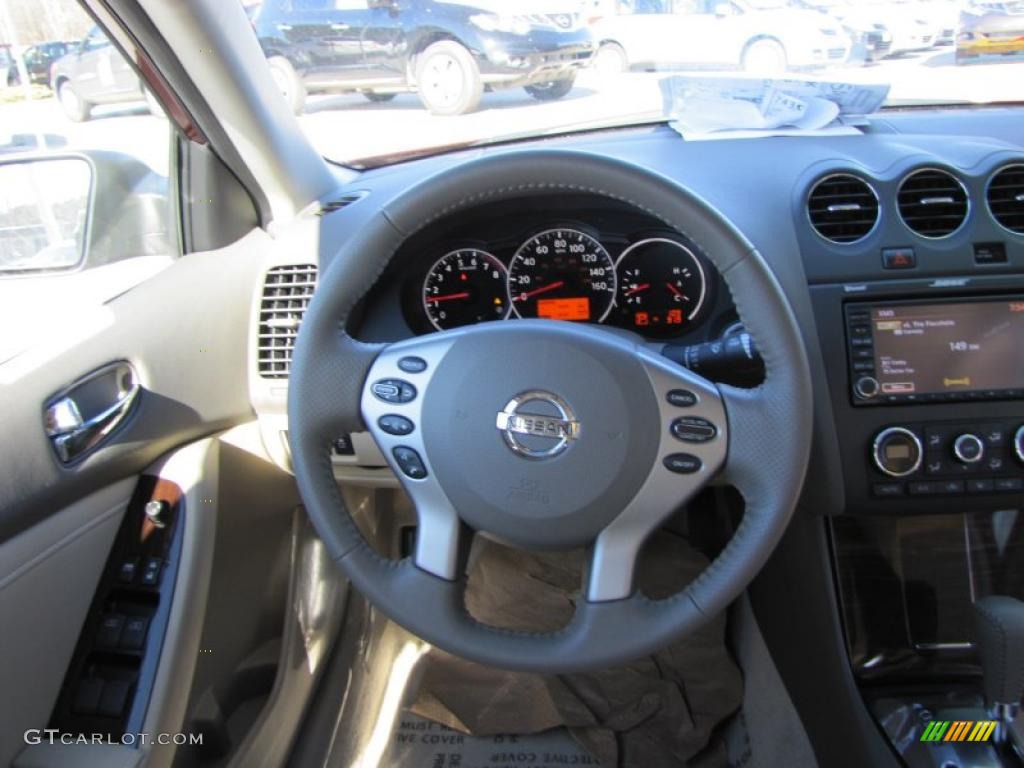 2011 Nissan Altima 3.5 SR Blond Steering Wheel Photo #43565006