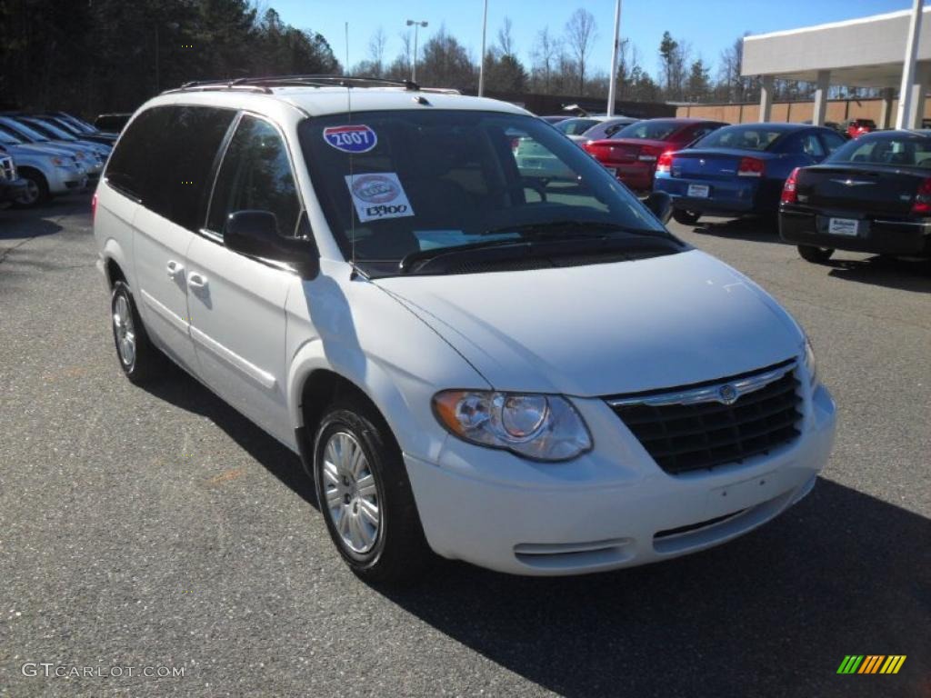 2007 Town & Country LX - Stone White / Medium Slate Gray photo #5