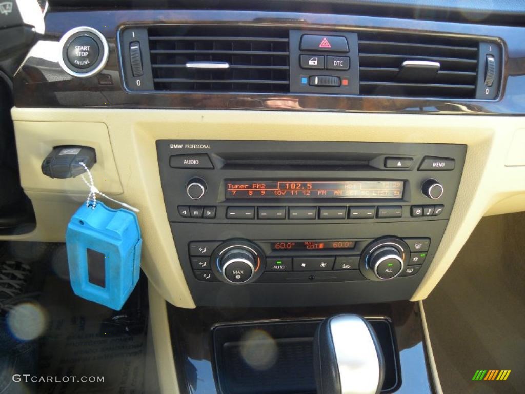 2010 BMW 3 Series 328i Sedan Controls Photo #43569982