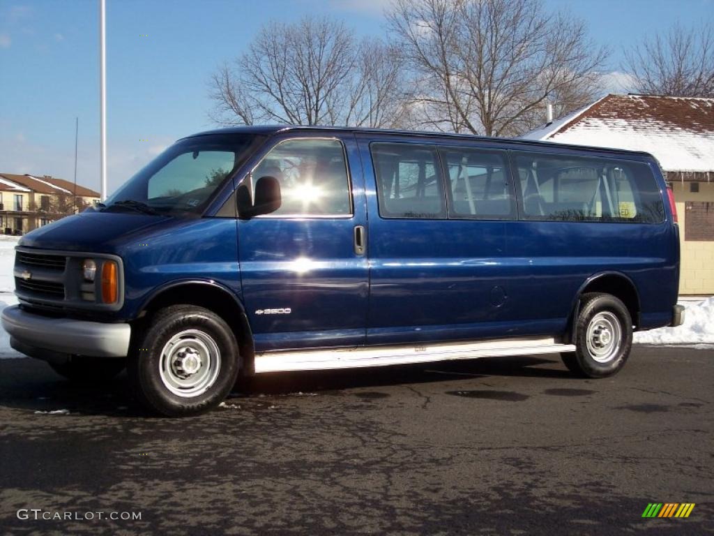 2001 Express 3500 LS Extended Passenger Van - Indigo Blue Metallic / Medium Gray photo #2