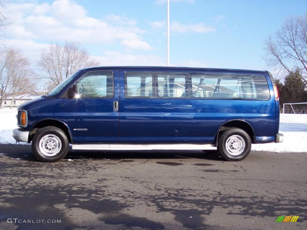 2001 Express 3500 LS Extended Passenger Van - Indigo Blue Metallic / Medium Gray photo #3