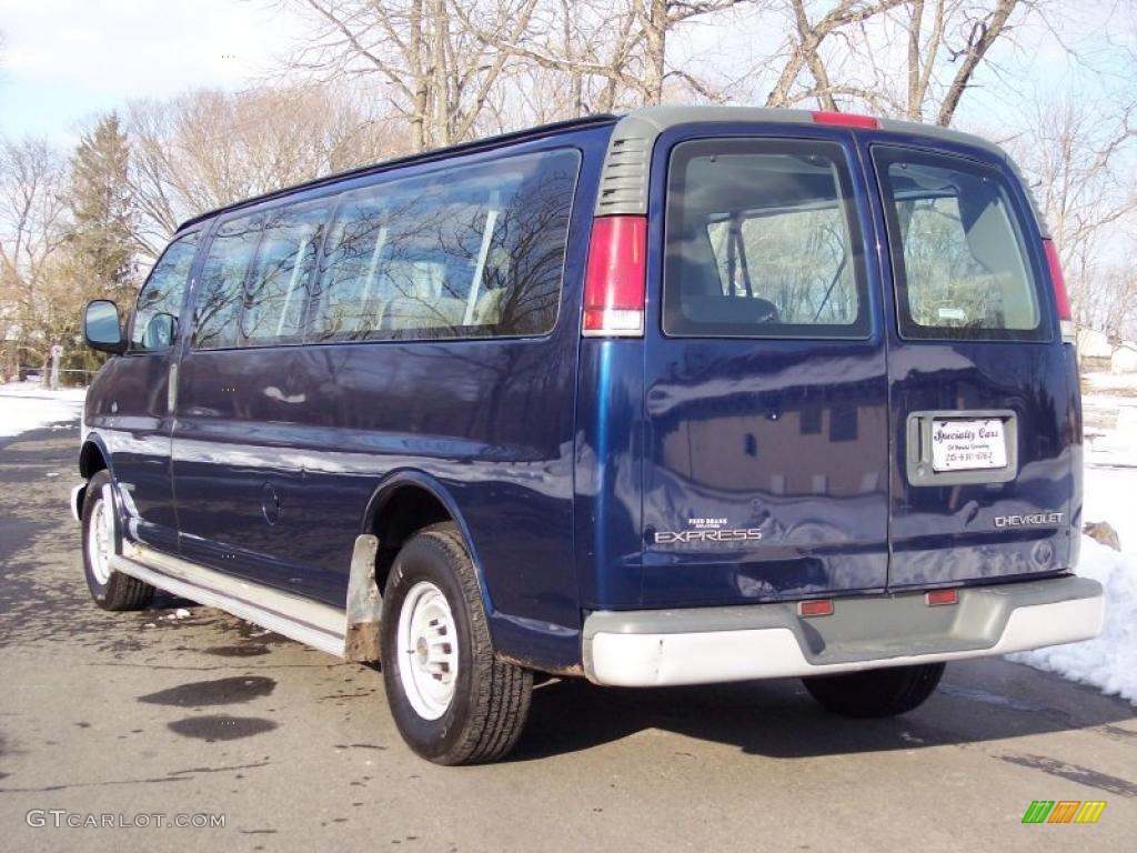 2001 Express 3500 LS Extended Passenger Van - Indigo Blue Metallic / Medium Gray photo #7