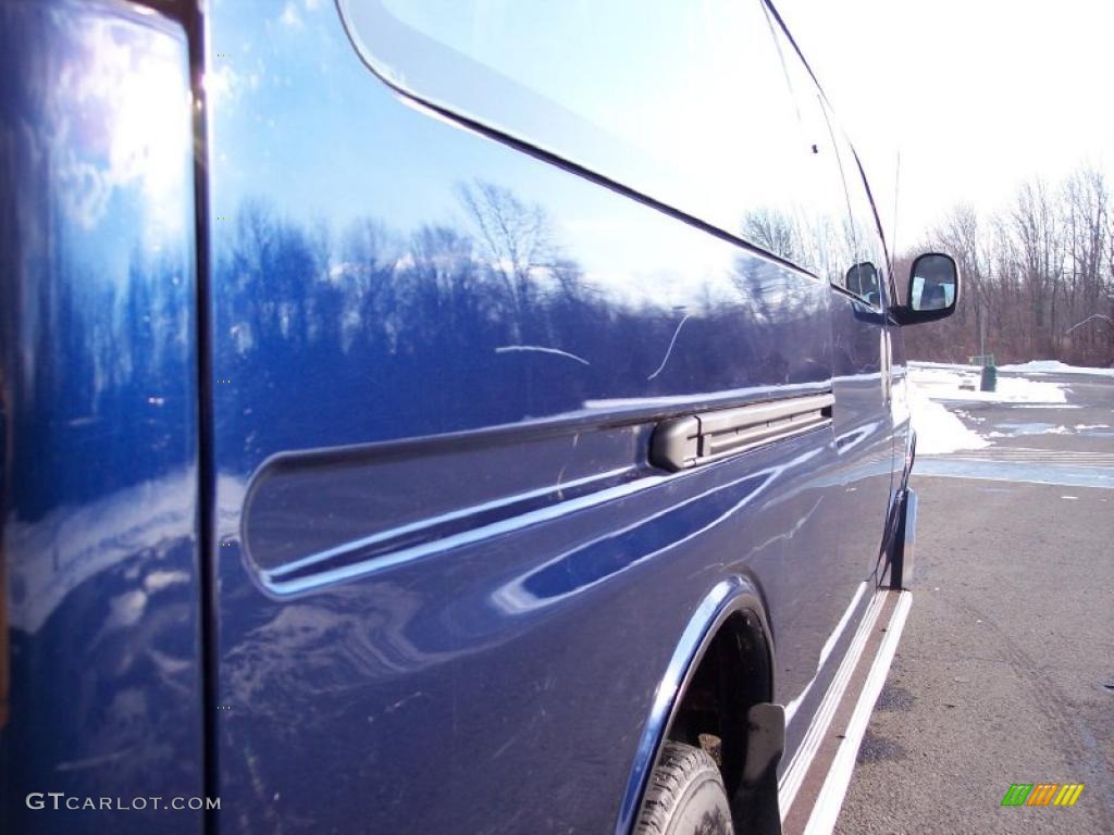2001 Express 3500 LS Extended Passenger Van - Indigo Blue Metallic / Medium Gray photo #22