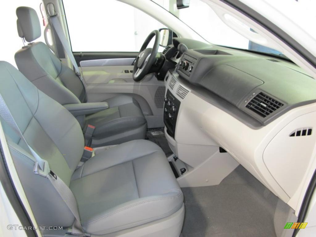 Aero Gray Interior 2011 Volkswagen Routan SE Photo #43573424