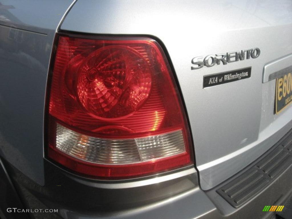 2005 Sorento EX 4WD - Clear Silver Metallic / Gray photo #46