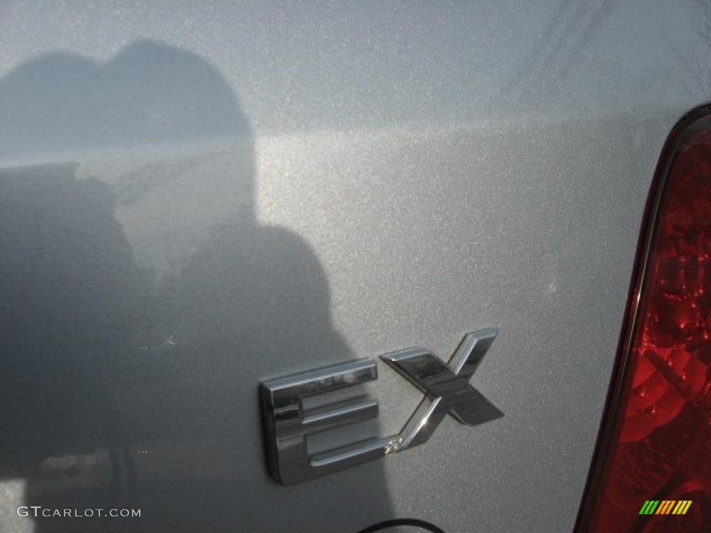 2005 Sorento EX 4WD - Clear Silver Metallic / Gray photo #47
