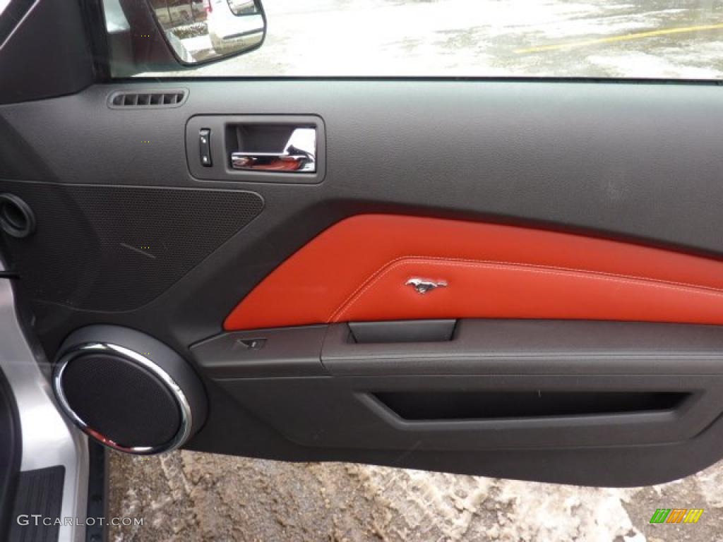 2011 Ford Mustang GT Premium Convertible Brick Red/Cashmere Door Panel Photo #43582367